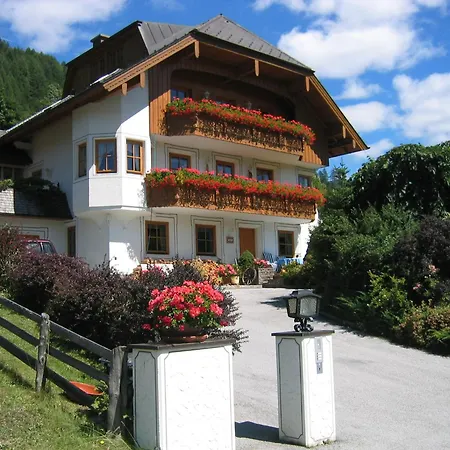 Gruber Alexandra, Mit Lungaucard Apartment *