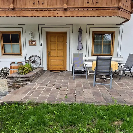Gruber Alexandra, Mit Lungaucard Apartment