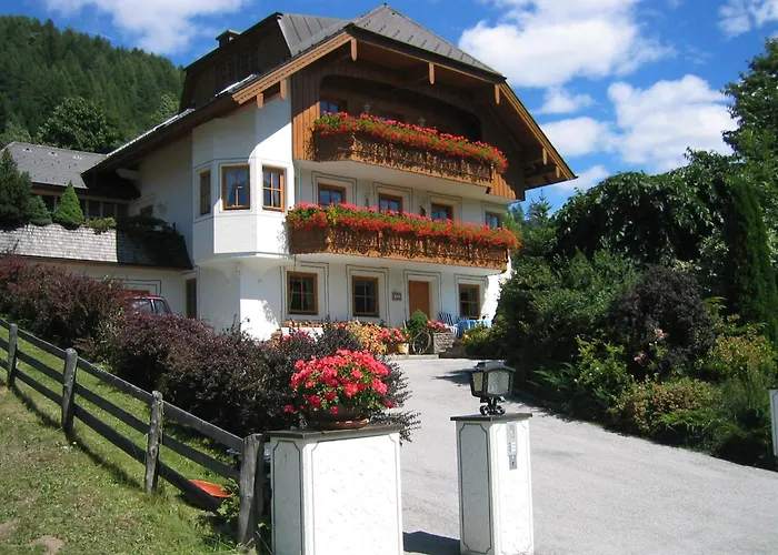 Gruber Alexandra Daire *